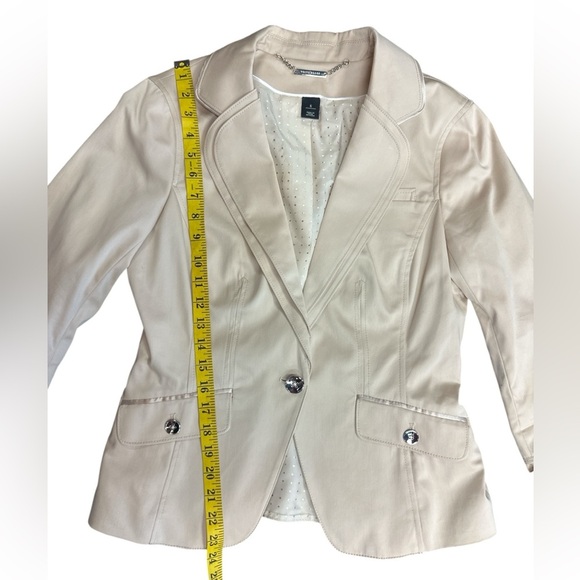 White Black Market,Elegant Cream Women's Blazer with Button Accents - Picture 11 of 12